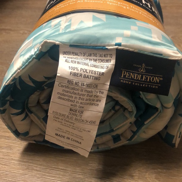 Brand 🆕💖💖💖 PENDLETON packable throw. - Picture 4 of 7